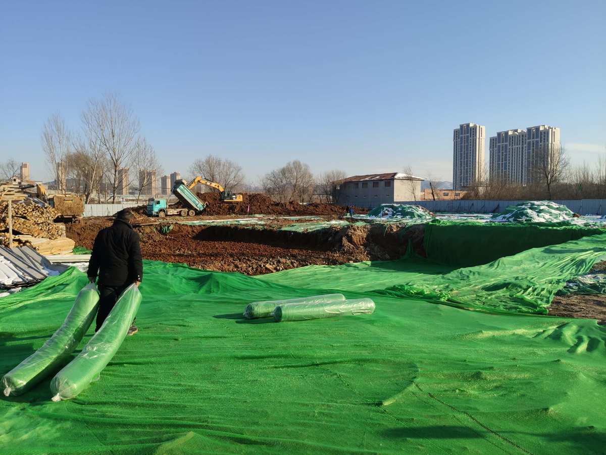 市住建局加強(qiáng)秋季園林綠化在建工程揚(yáng)塵管控_工地_作業(yè)_施工